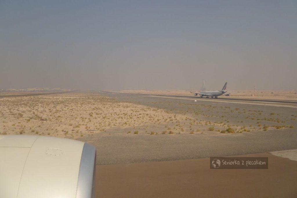 Kolejka do startu na lotnisku w Abu Dhabi