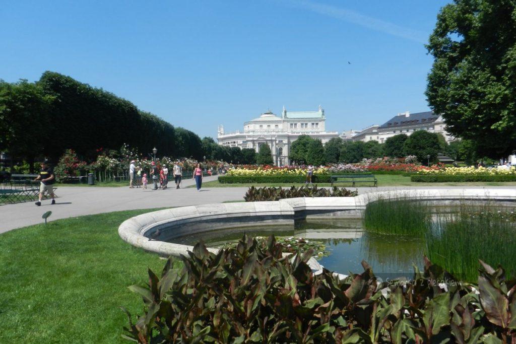 Park Volksgarten w Wiedniu